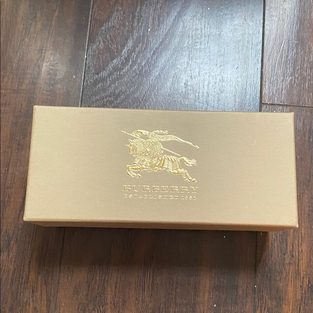 Burberry box